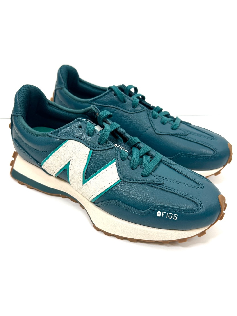 FIGS NEW BALANCE 327 Sneakers NEW Size 9.5 Caribbean Blue